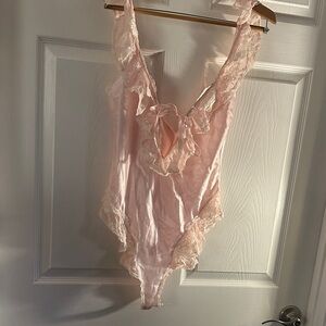 Delicate Pink Lace Chemise vintage 90s